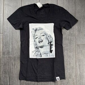 🔥 Johnny Cupcakes SMALL Marilyn Monroe Black Shirt 100% Cotton RARE